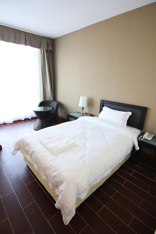 קוטה קינבלו Putatan Platinum Hotel חדר תמונה