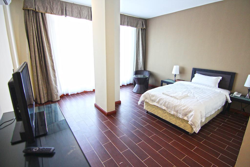 קוטה קינבלו Putatan Platinum Hotel חדר תמונה