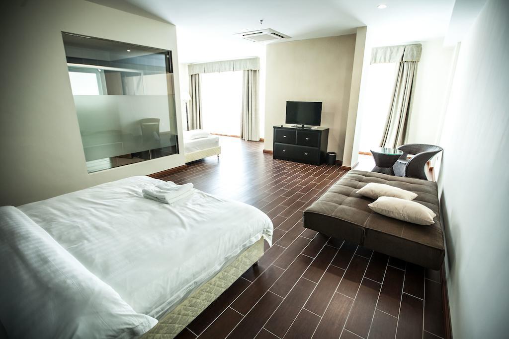 קוטה קינבלו Putatan Platinum Hotel חדר תמונה