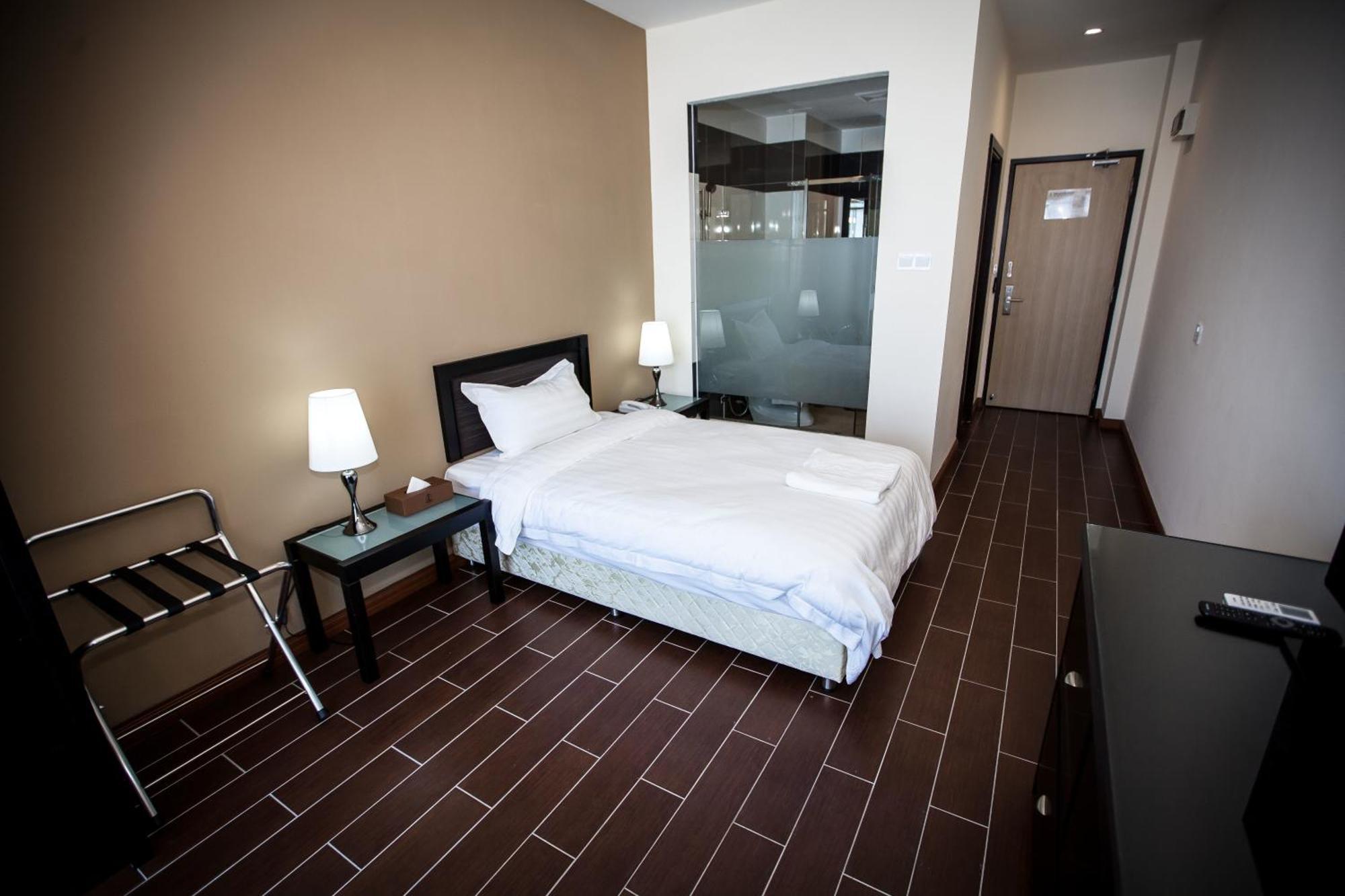 קוטה קינבלו Putatan Platinum Hotel חדר תמונה