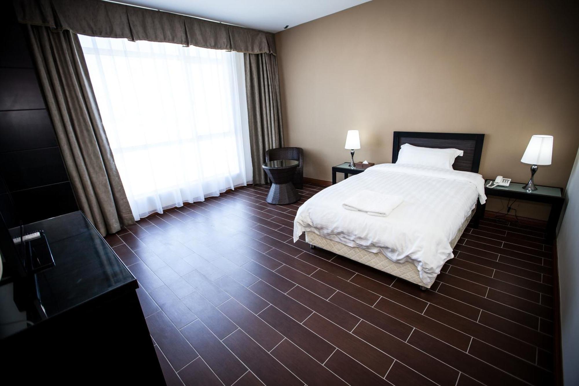 קוטה קינבלו Putatan Platinum Hotel חדר תמונה