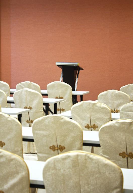 קוטה קינבלו Putatan Platinum Hotel מראה חיצוני תמונה