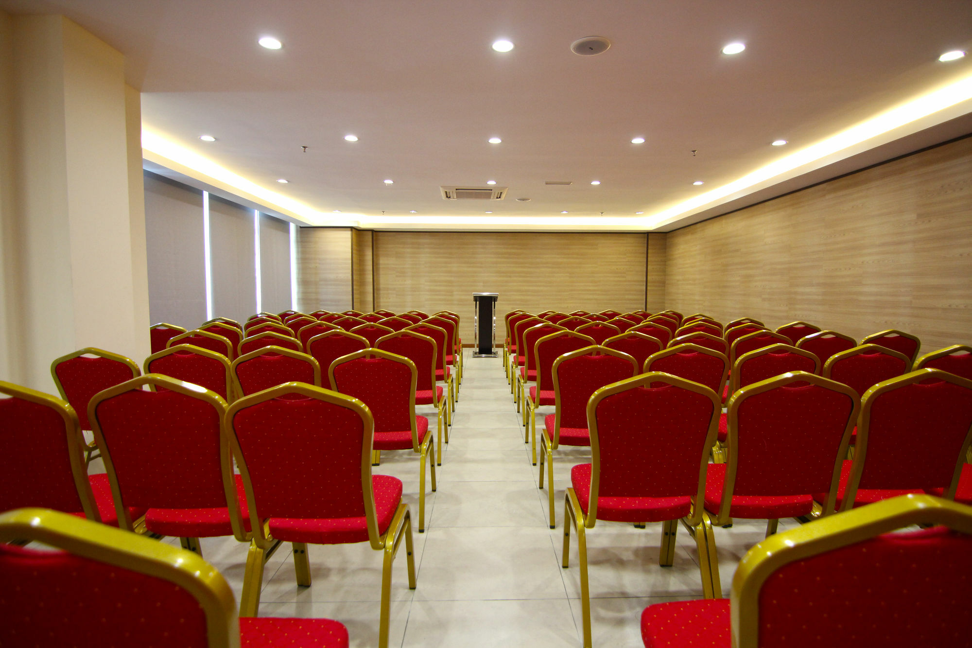 קוטה קינבלו Putatan Platinum Hotel מראה חיצוני תמונה